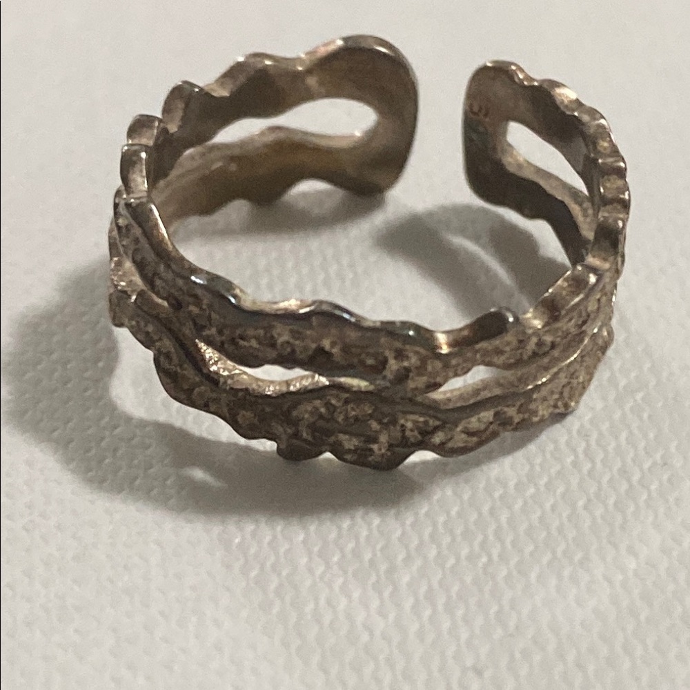 Elegant Silver Textured Ring